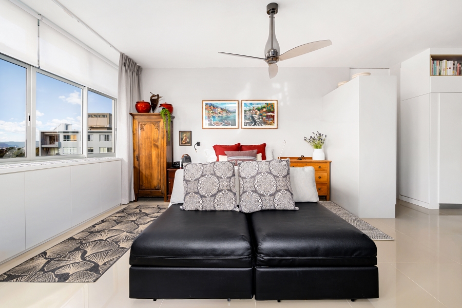 To Let 1 Bedroom Property for Rent in Green Point Western Cape